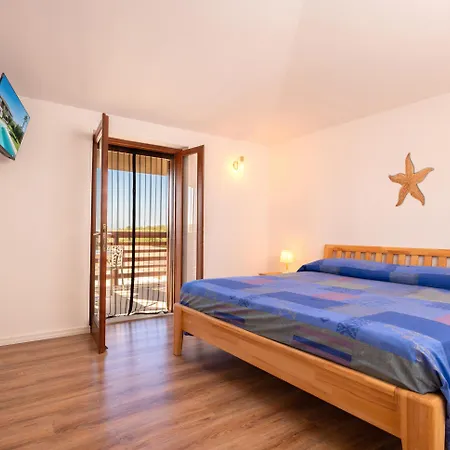 Ollu E Stentu فندق مبيت وإفطار 4*