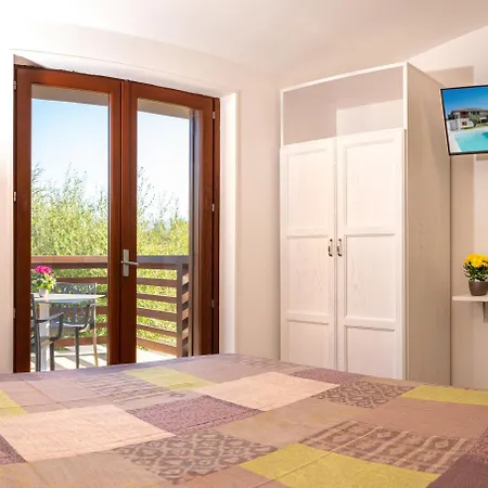 Ollu E Stentu فندق مبيت وإفطار 4*